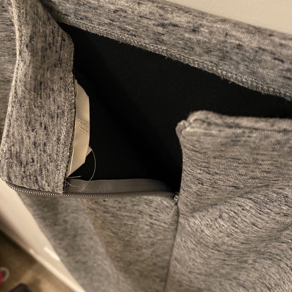 Grey pencil skirt - Picture 2 of 3